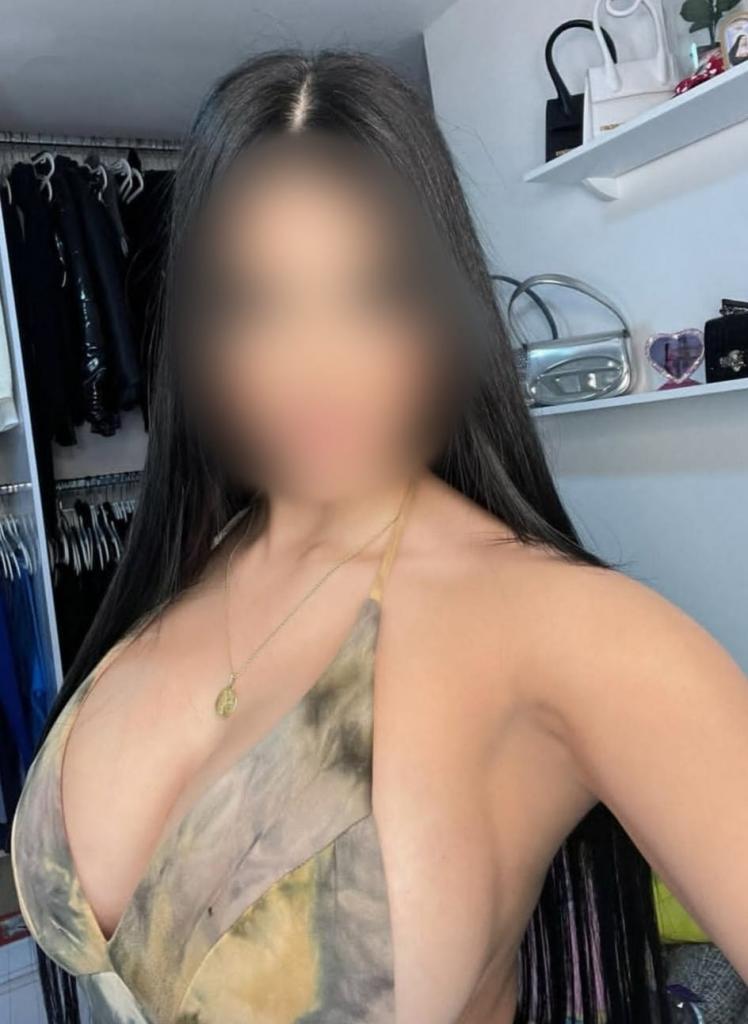 604312546: Chica busca chico en Sevilla