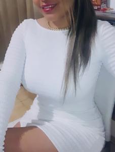 678747480: Chica busca chico en Ibiza