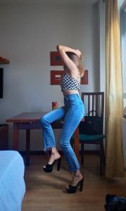 641754044: Chica busca chico en Cantabria