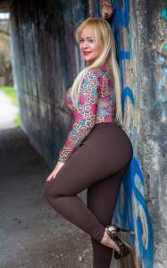 663652284: Chica busca chico en Cantabria