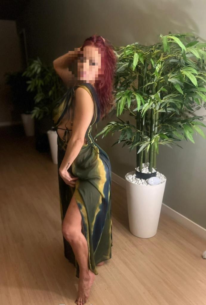 Chica busca chico en La Coruña: Chica busca chico