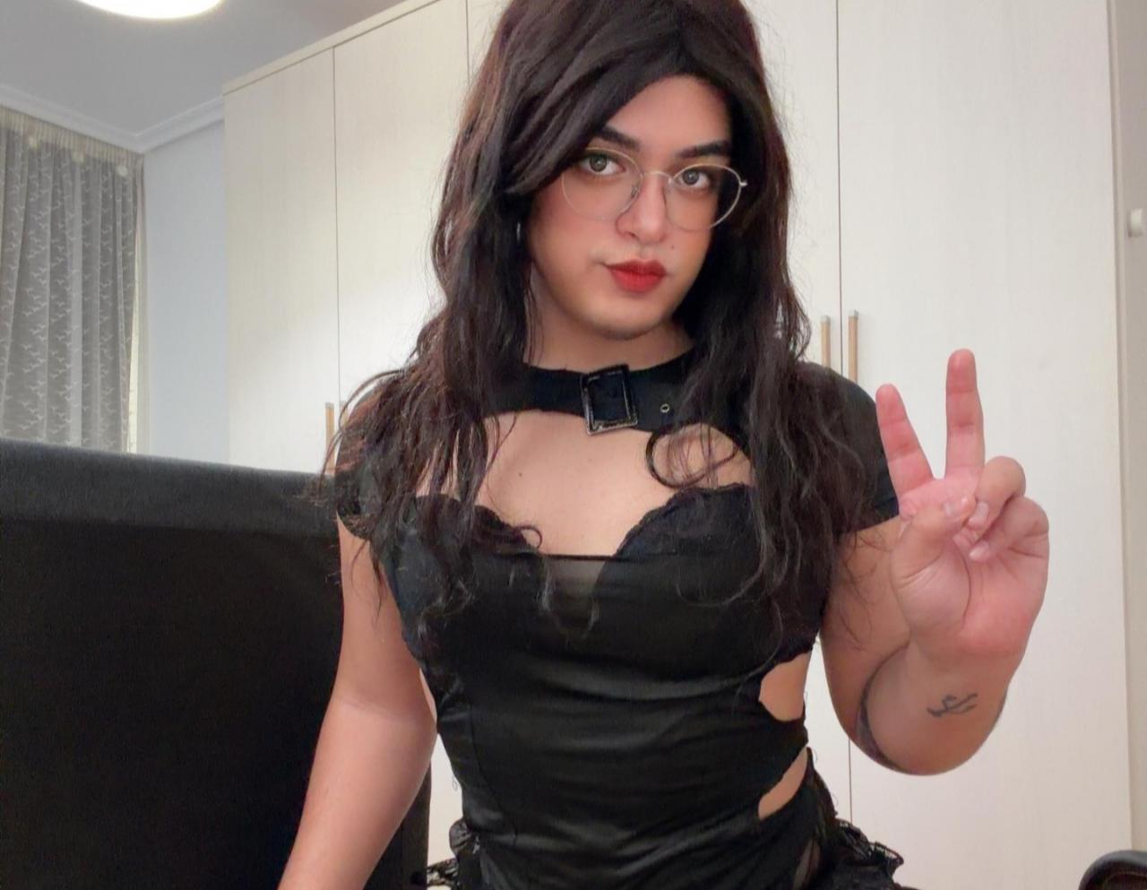 697484966: Travesti en León