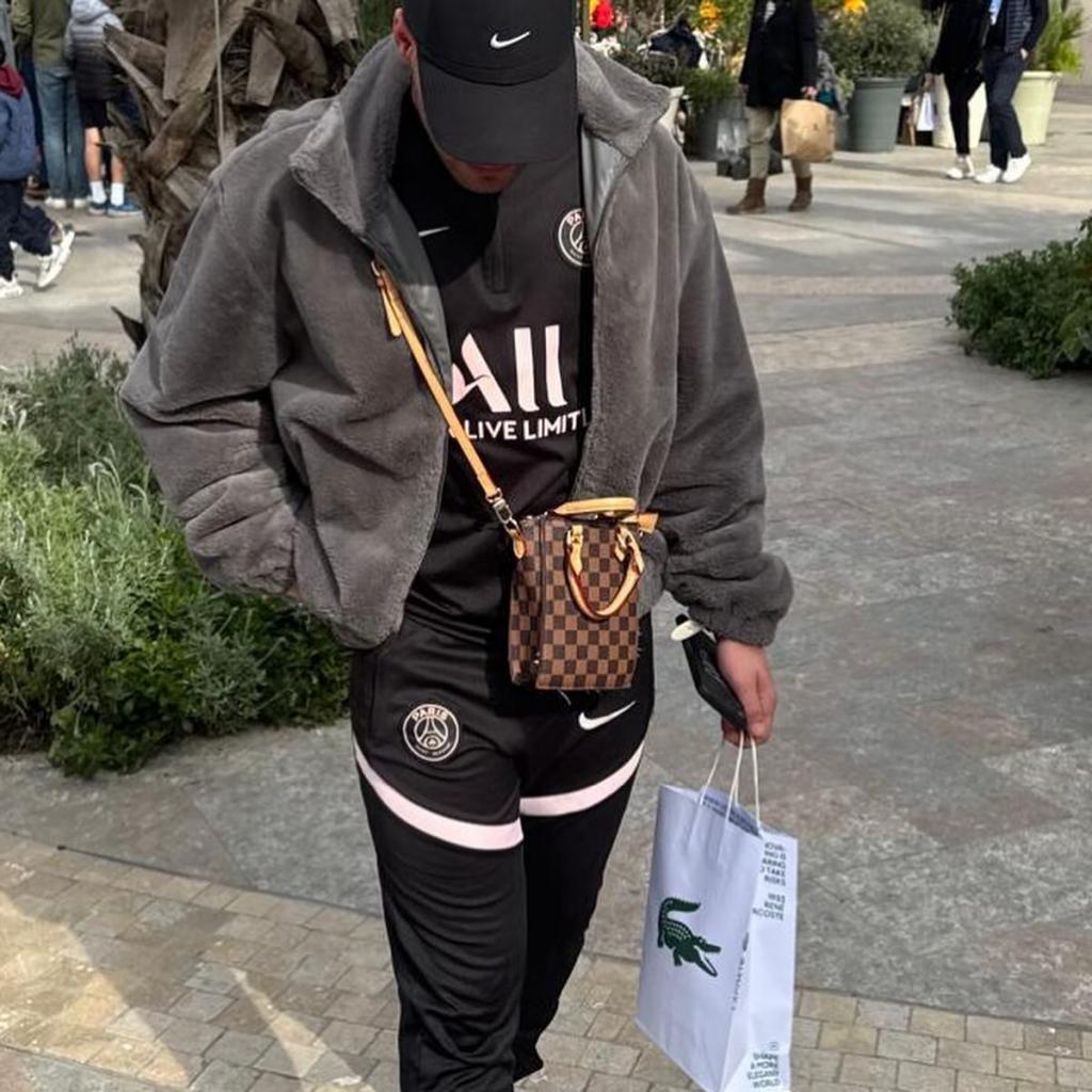 Chico busca chica en Barcelona: 