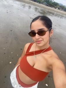 643878228: Chica busca chico en Granada