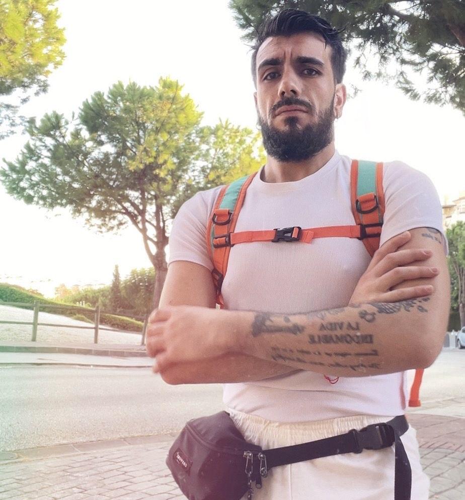 Chico busca chica en Sevilla: 