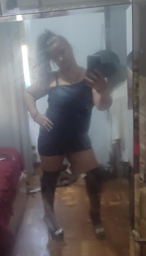 664574432: Chica busca chico en Madrid