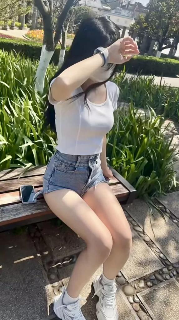 Chica busca chico en Sevilla: Chica busca chico