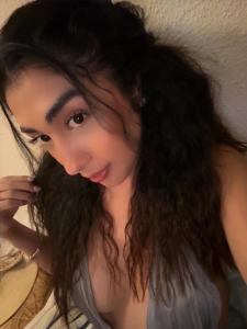 672317197: Transexual en León