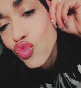 674987090: Transexual en León