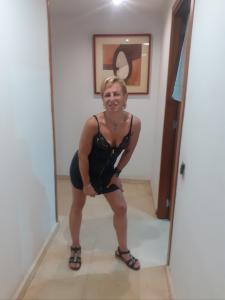 613826961: Chica busca chico en Barcelona