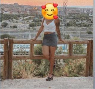 692964063: Chica busca chico en Madrid