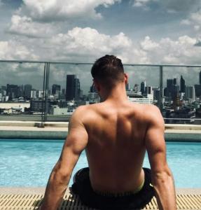 604837164: Chico busca chica en Málaga