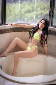 Chica busca chico en Ibiza: 