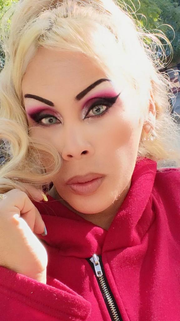 678622429: Travesti en Barcelona