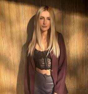 682508396: Chica busca chico en La Coruña