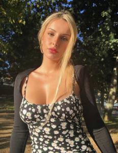 682508396: Chica busca chico en La Coruña