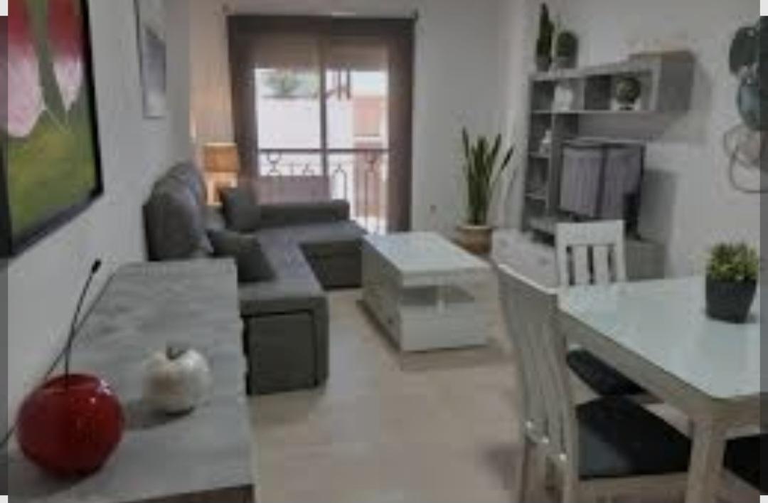 Chico busca chica en Almería: 