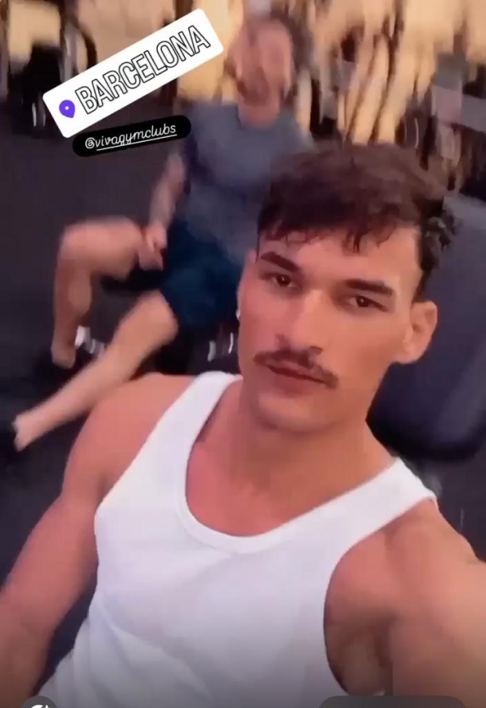 Chica busca chico en Barcelona: 