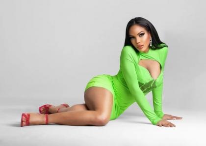 610696642: Travesti en Pontevedra