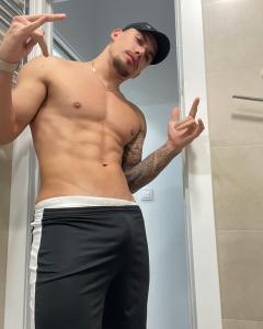 613546949: Chico busca chica en Málaga