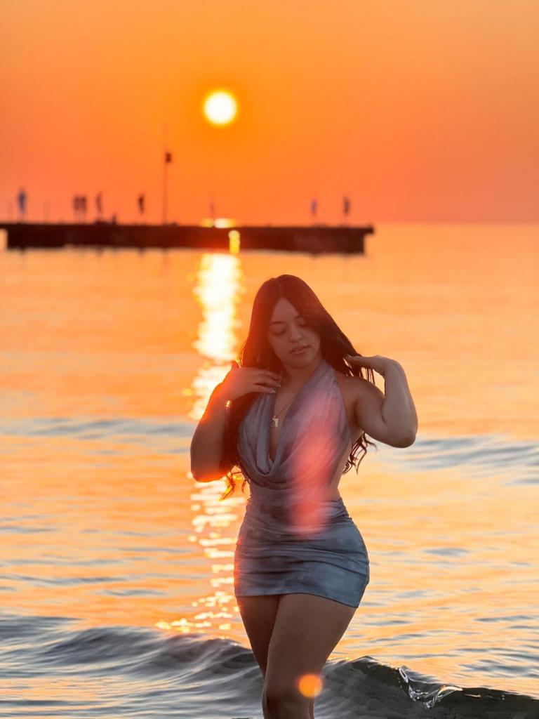 Chica busca chico en Almería: 