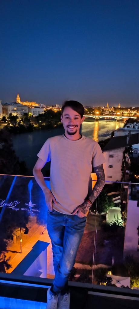 Chico busca chica en Sevilla: 