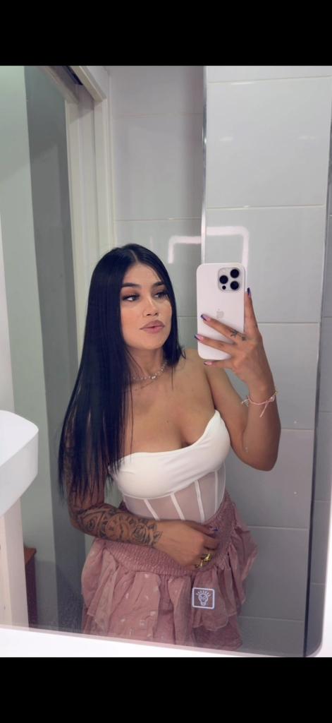 664842039: Chica busca chico en Madrid