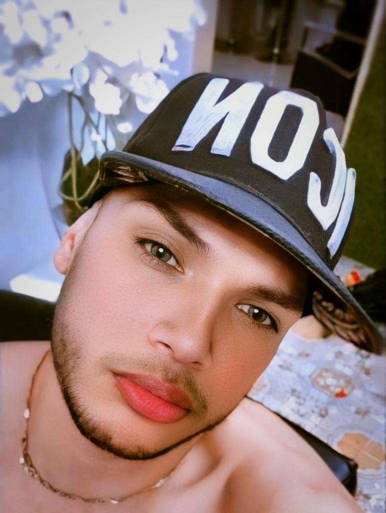 650832556: Chico busca chica en Barcelona