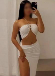 633570082: Chica busca chico en Gerona