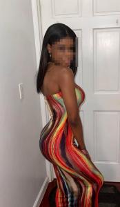 673547490: Chica busca chico en Gerona