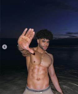 631541970: Chico busca chica en Mallorca