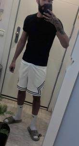 674372183: Chico busca chica en Barcelona