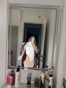 613359029: Chica busca chico en Gerona