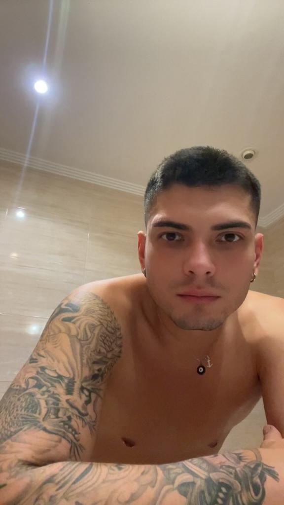 624048920: Chico busca chica en Zaragoza