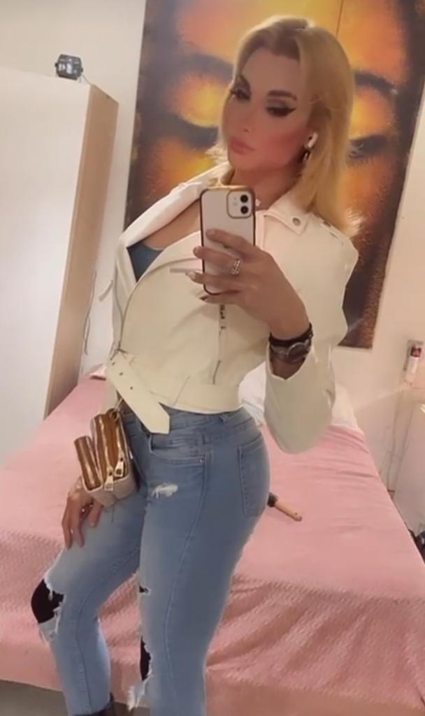 605404290: Travesti en Barcelona