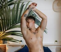 744756133: Chico busca chica en Valencia