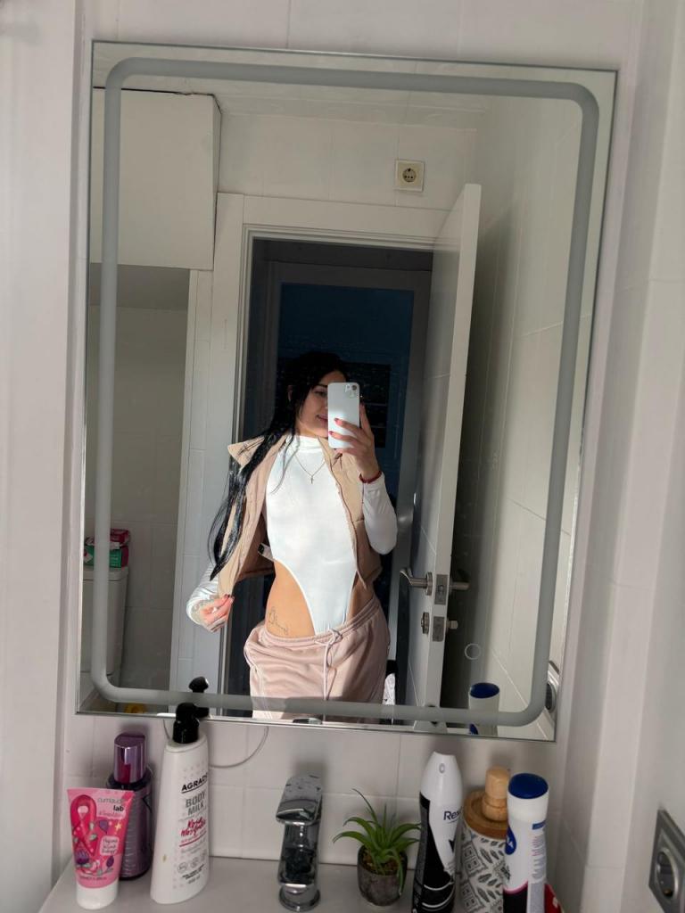 613359029: Chica busca chico en Gerona