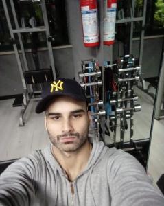 610657829: Chico busca chica en Melilla