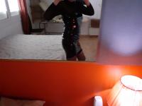 606892435: Chica busca chico en Barcelona