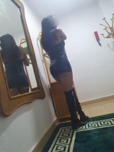 631872262: Chica busca chico en Gerona