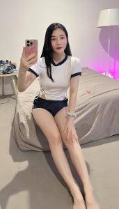 605441899: Chica busca chico en Sevilla