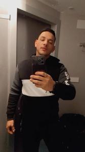 687144117: Chico busca chica en Ciudad Real