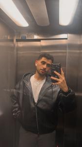 611223918: Chico busca chica en Barcelona