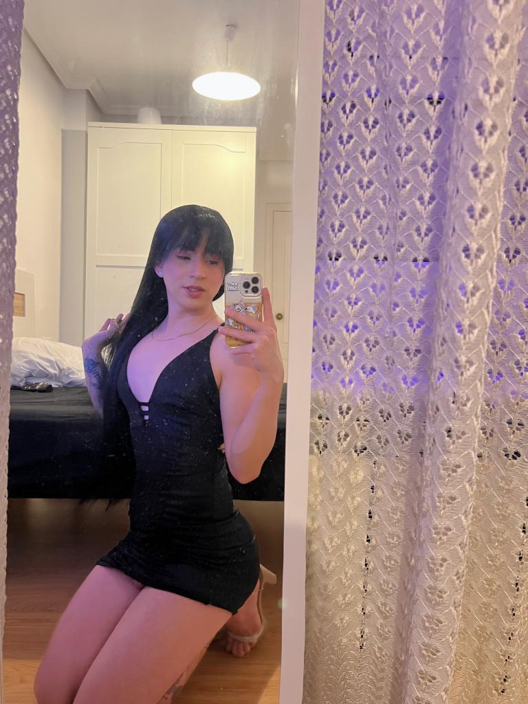 632901392: Transexual en León