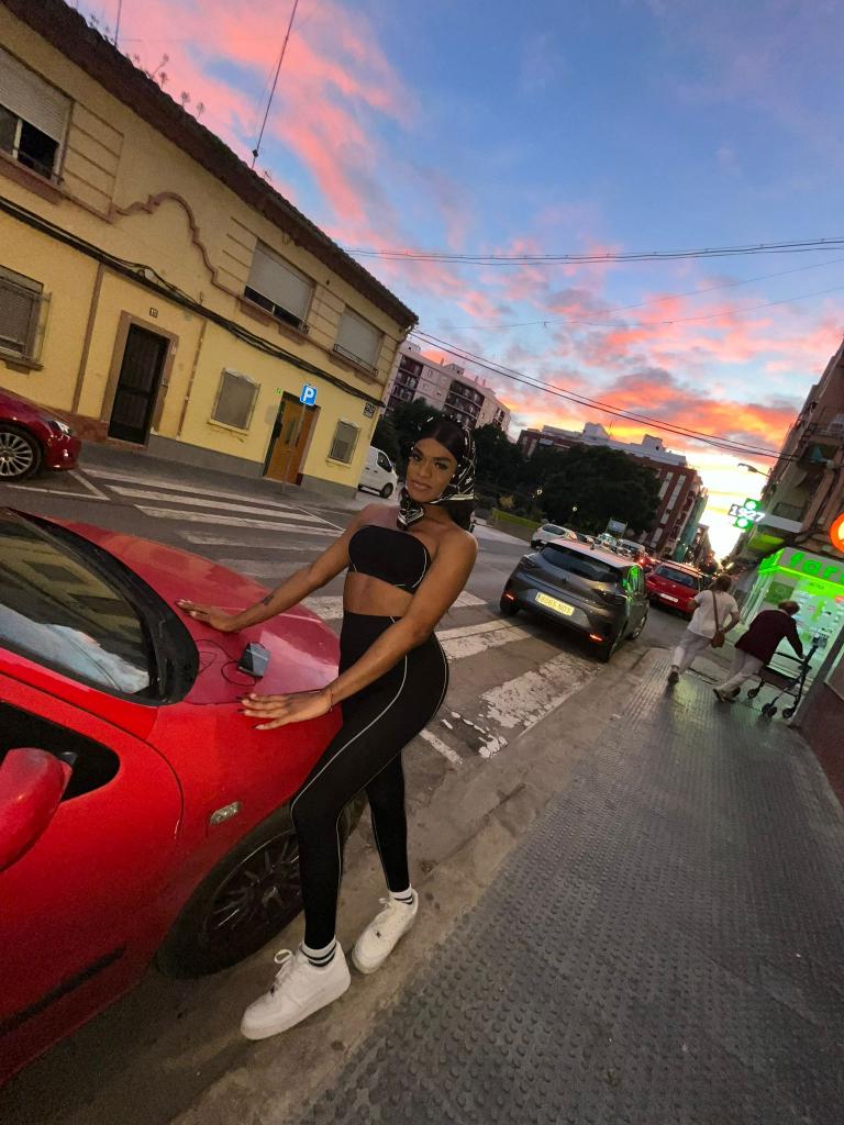 623433330: Transexual en Barcelona