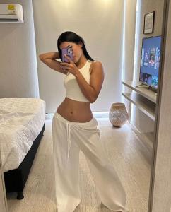 634077214: Chica busca chico en Barcelona