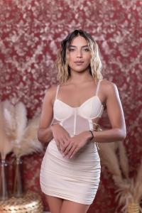 663138705: Chica busca chico en Barcelona