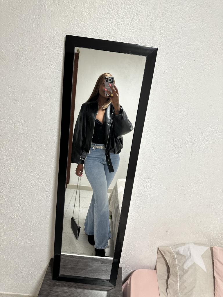 666735521: Chica busca chico en Barcelona