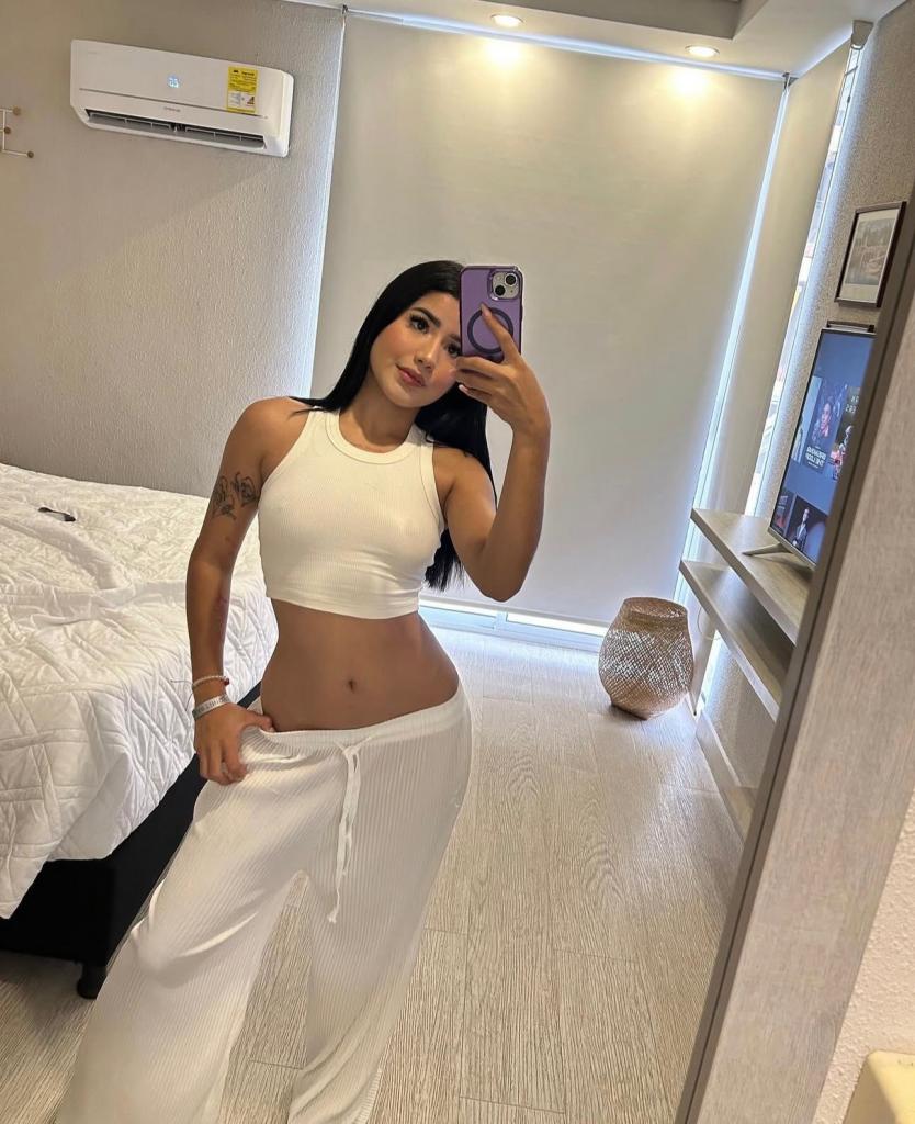 634077214: Chica busca chico en Barcelona