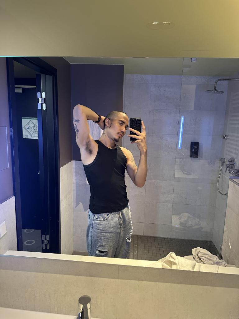 610924347: Chico busca chica en Madrid